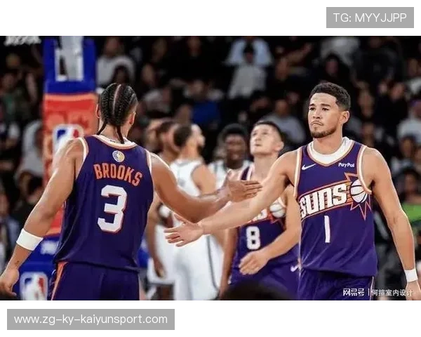布克内线强攻，太阳全队默契配合，重燃季后赛希望